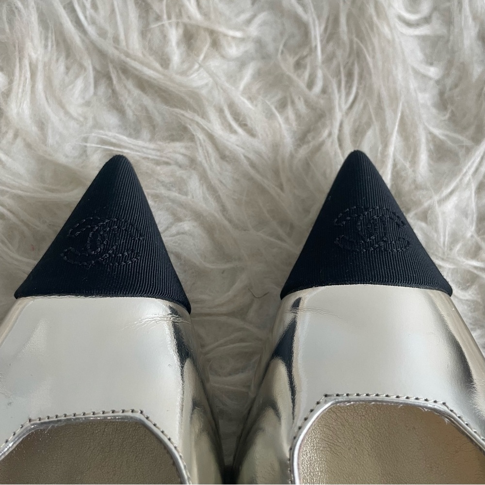 Chanel Interlocking CC Logo Metallic Mary Jane Wedge Pump Gold Black Pointed Toe - Picture 14 of 14